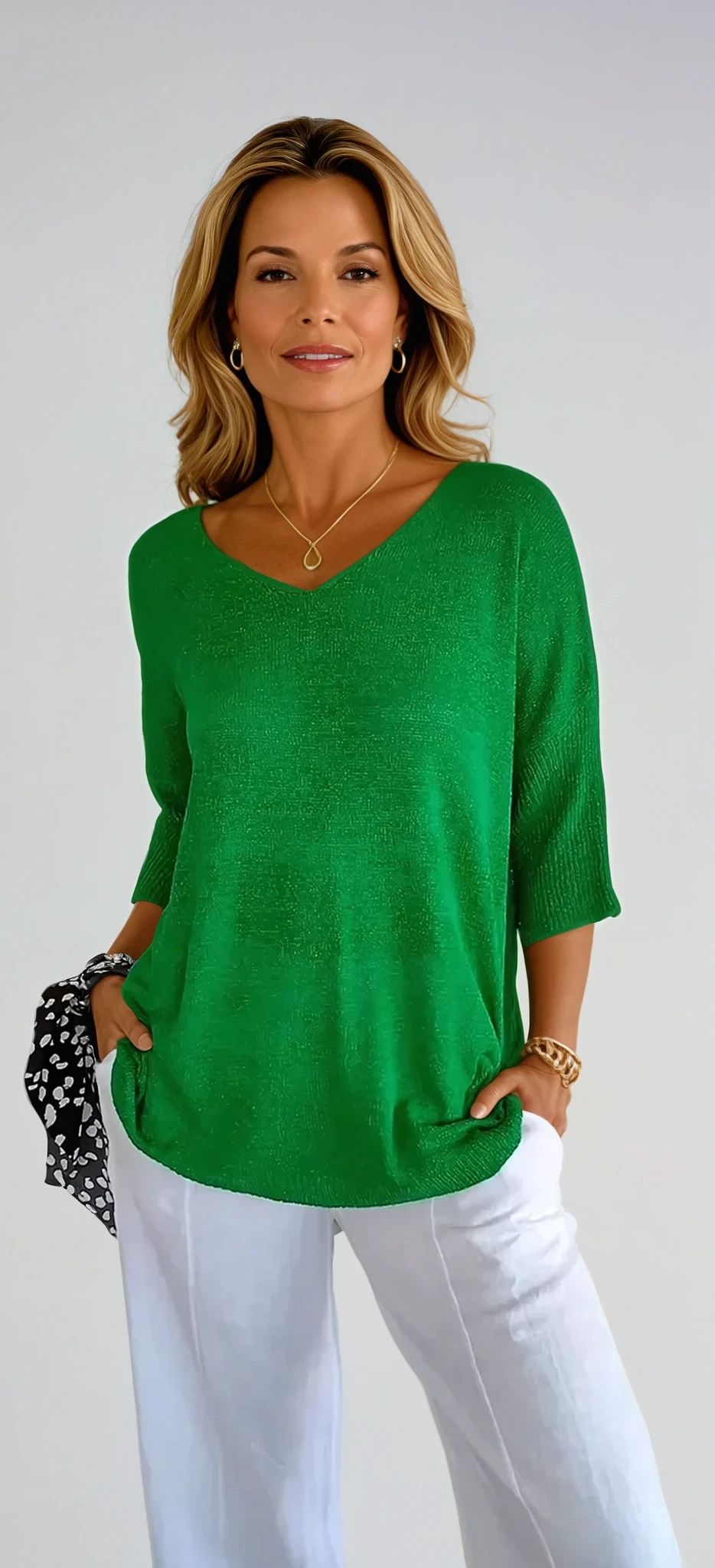 Jaja | Slimming V-Neck Top