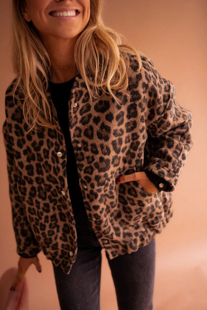 Oversized Leopard Bomber Jacket - Trendy Style and Optimal Comfort
