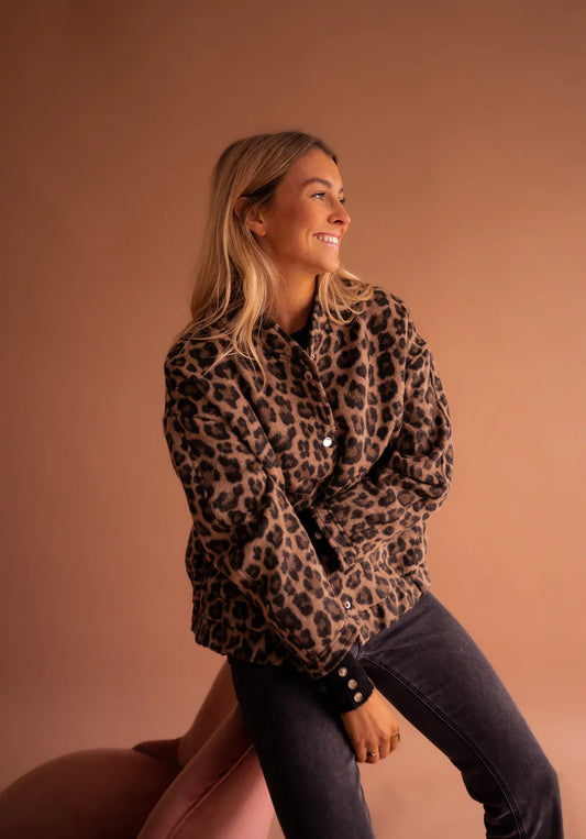 Oversized Leopard Bomber Jacket - Trendy Style and Optimal Comfort
