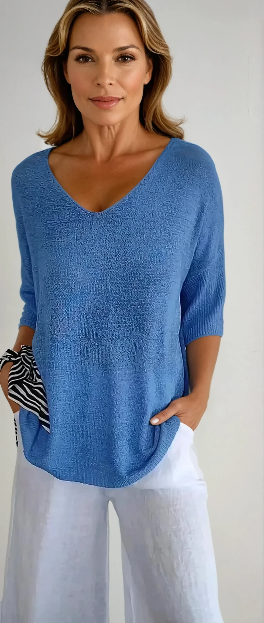 Jaja | Slimming V-Neck Top