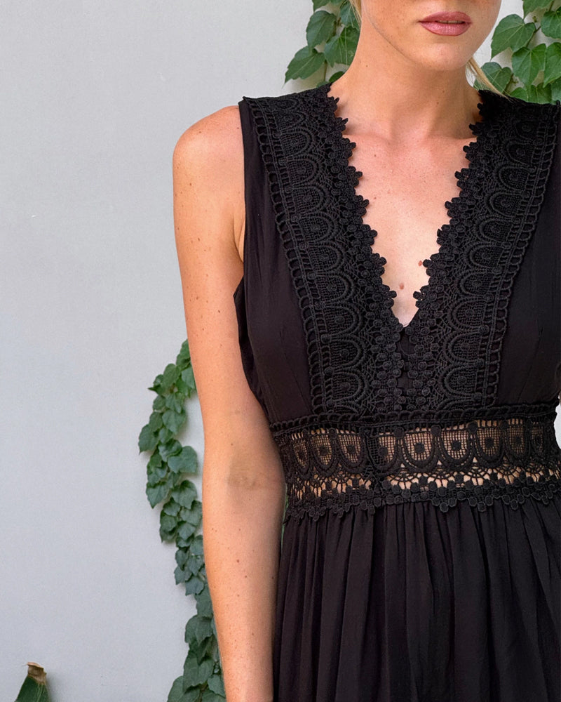 Ninfea | Sleeveless Midi Dress in Boho Style with Lace Details